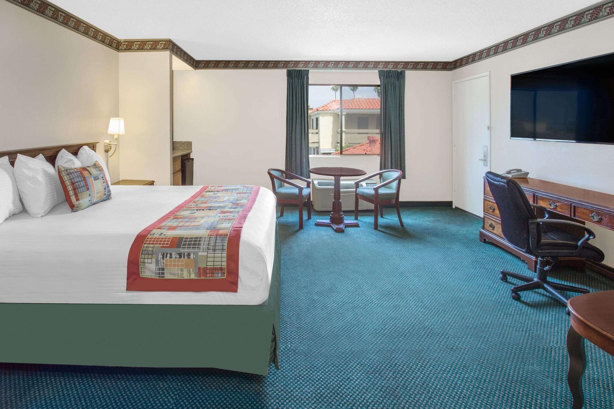Travelodge By Wyndham Costa Mesa Newport Beach Hacienda Exteriér fotografie